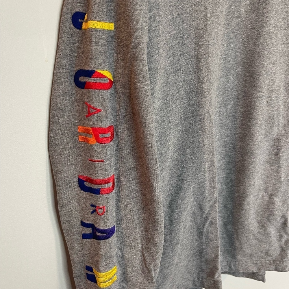 Jordan Air grey long sleeve men’s shirt embroidered multicolor logo size medium - Picture 3 of 8